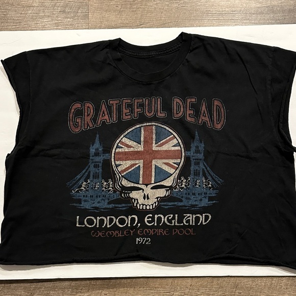 Tops - Grateful Dead London England cropped modified Black Graphic T shirt size medium